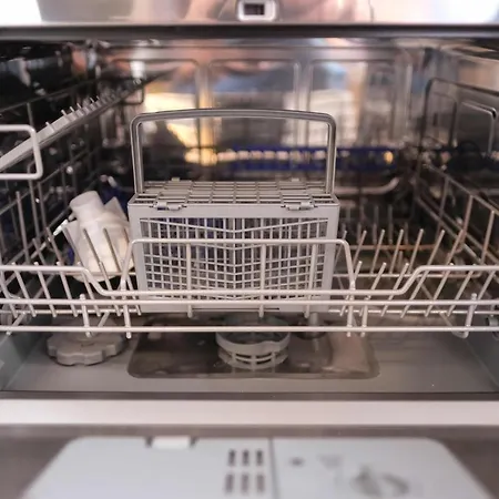 Le Spacieux A Saint-omer - 2 Chambres, Centre Et Gare A Pied, Parking Prive Gratuit * Saint-Omer (Pas-de-Calais)