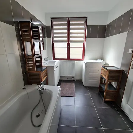 Le Spacieux A Saint-omer - 2 Chambres, Centre Et Gare A Pied, Parking Gratuit *