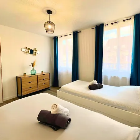 Le Spacieux A Saint-omer - 2 Chambres, Centre Et Gare A Pied, Parking Prive Gratuit 圣奥梅尔