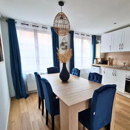 Le Spacieux A Saint-omer - 2 Chambres, Centre Et Gare A Pied, Parking Prive Gratuit Apartmán *