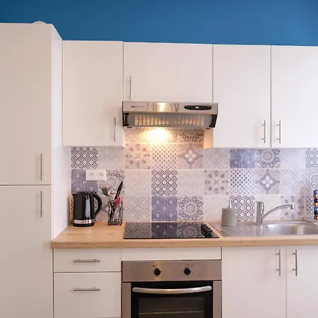 Le Spacieux A Saint-omer - 2 Chambres, Centre Et Gare A Pied, Parking Prive Gratuit 圣奥梅尔