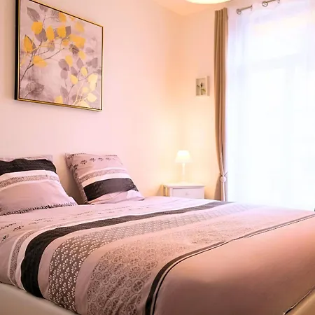 Appartamento Le Spacieux à Saint-omer - 2 Chambres, Centre Et Gare à Pied, Parking Gratuit