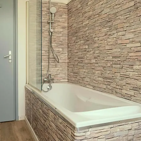 Le Spacieux A Saint-omer - 2 Chambres, Centre Et Gare A Pied, Parking Prive Gratuit 圣奥梅尔