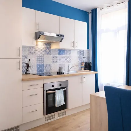 Le Spacieux A Saint-omer - 2 Chambres, Centre Et Gare A Pied, Parking Prive Gratuit * 圣奥梅尔