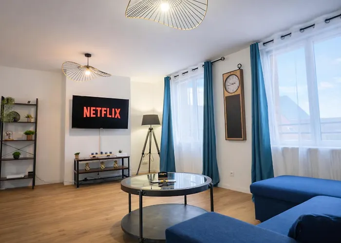 Le Spacieux A Saint-omer - 2 Chambres, Centre Et Gare A Pied, Parking Prive Gratuit
